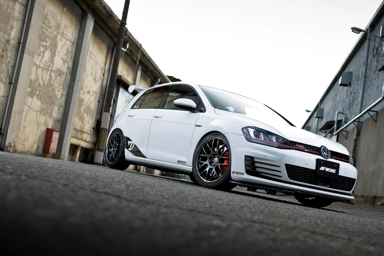 Emotion M8R 5 stud - Image 30
