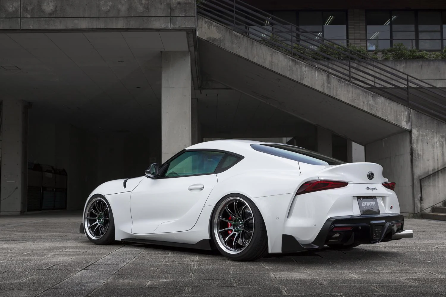 EMOTION ZR10 18 inch 5 stud - Image 65