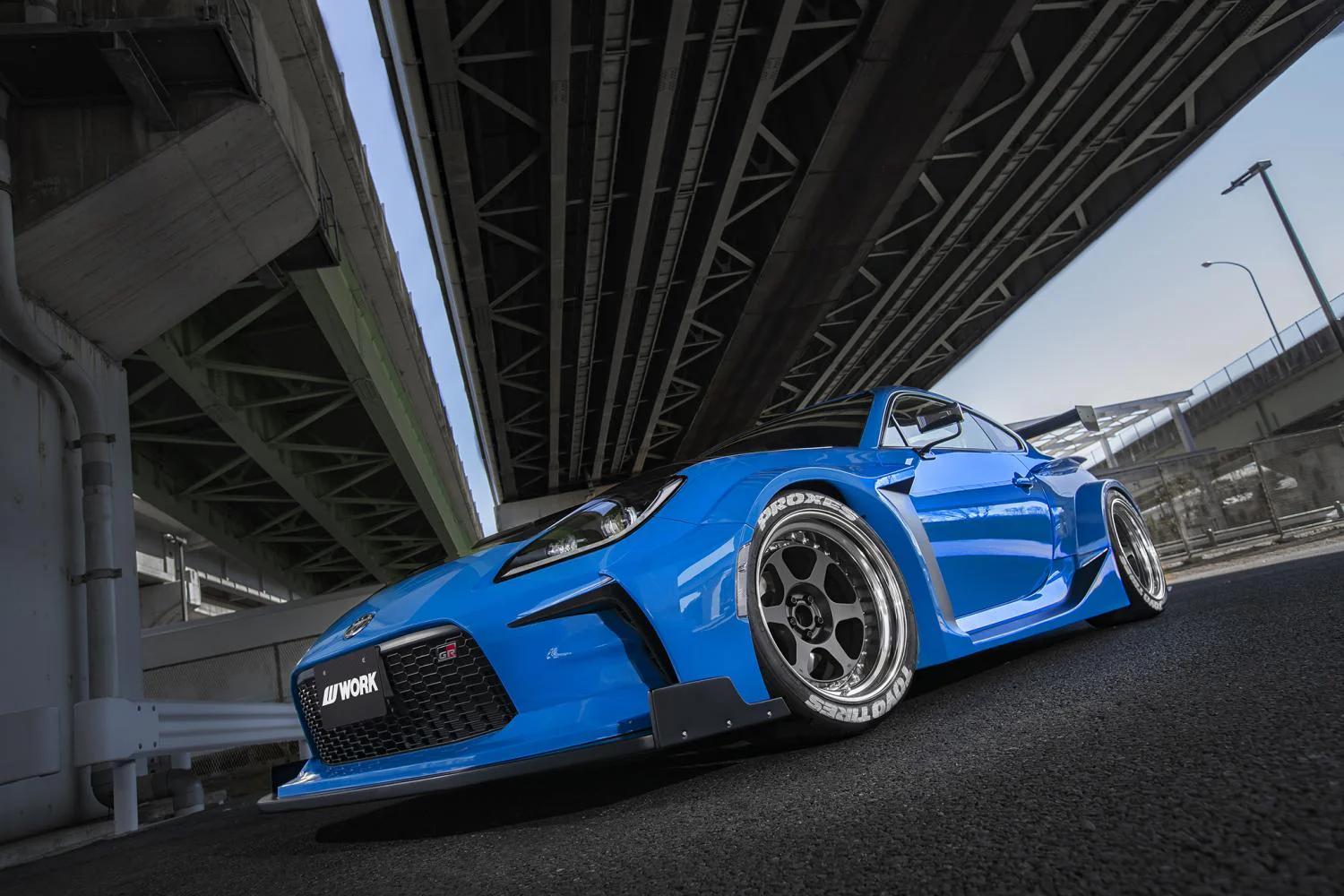 MEISTER L1 3P 18 inch - Image 64